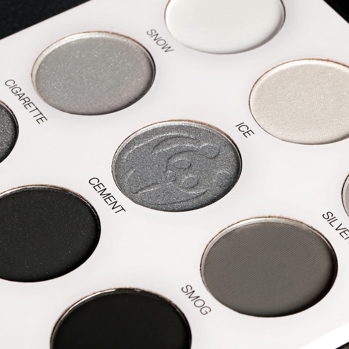 ecofavor Black Smoky Eye shadow Palette, DE’LANCI PANDA 9 Colors True Black Dark Grey Smokey Goth Makeup Pallet, 9 Soft Matte Shimmer High Pigmented Basic Black White Gray Shade for Halloween