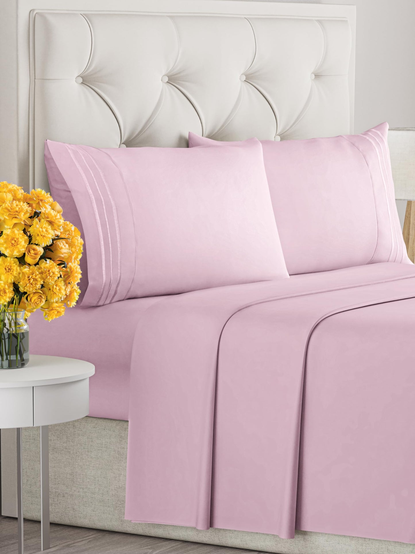 Queen Size 4 Piece Sheet Set - Comfy Breathable & Cooling Sheets - Hotel Luxury Bed Sheets for Women & Men - Deep Pockets, Easy-Fit, Extra Soft & Wrinkle Free Sheets - White Oeko-Tex Bed Sheet Set