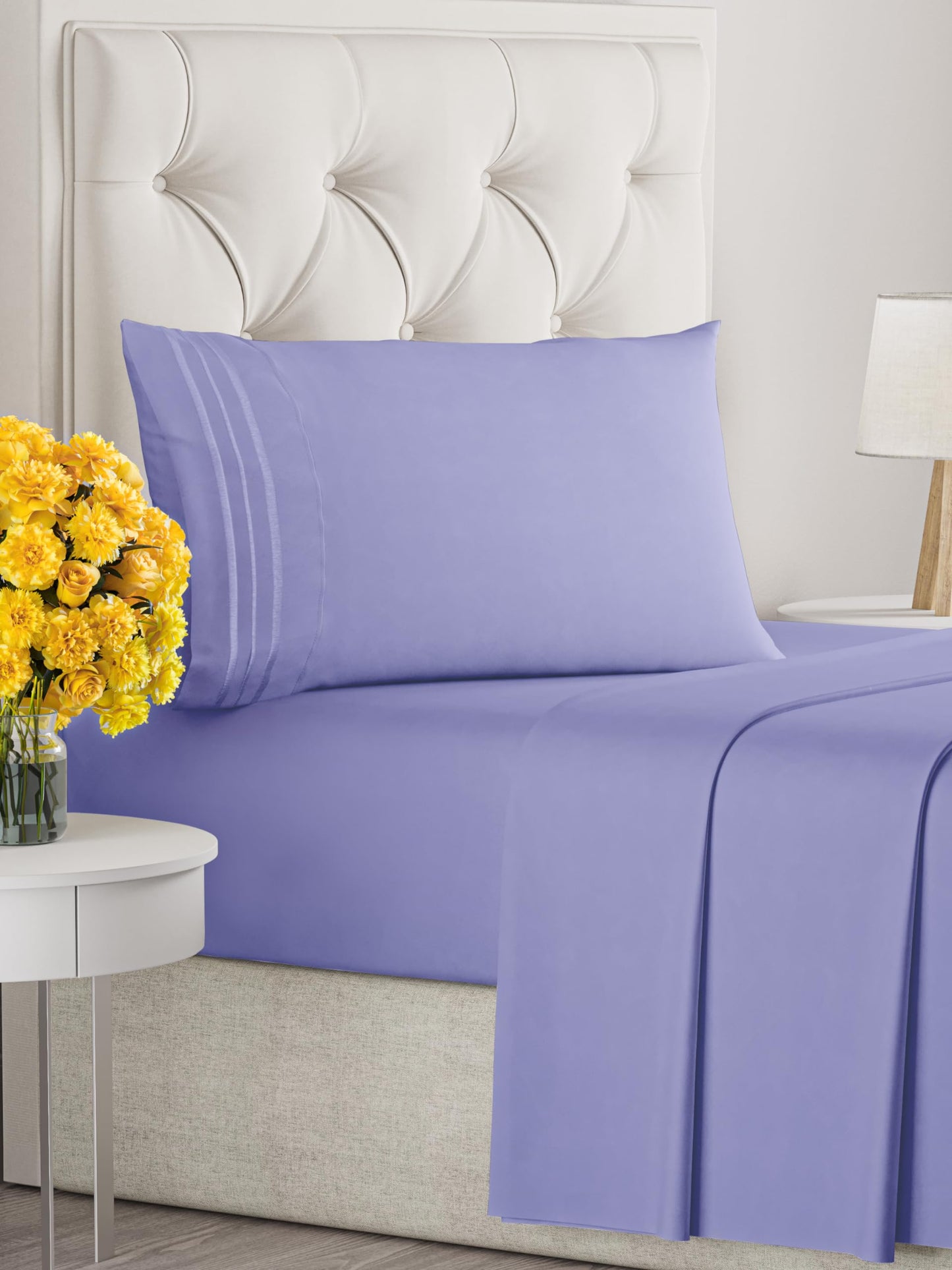 Queen Size 4 Piece Sheet Set - Comfy Breathable & Cooling Sheets - Hotel Luxury Bed Sheets for Women & Men - Deep Pockets, Easy-Fit, Extra Soft & Wrinkle Free Sheets - White Oeko-Tex Bed Sheet Set
