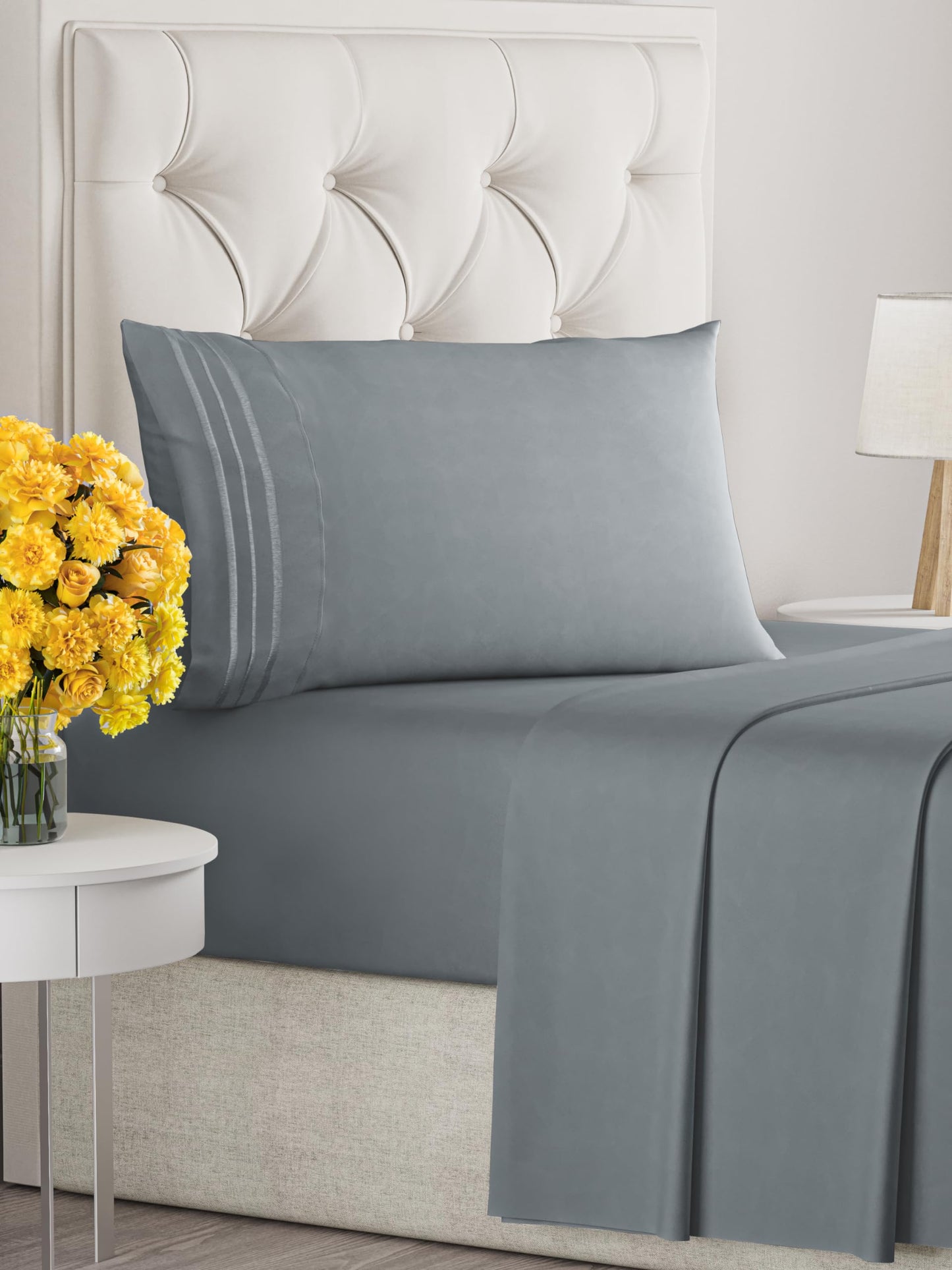 Queen Size 4 Piece Sheet Set - Comfy Breathable & Cooling Sheets - Hotel Luxury Bed Sheets for Women & Men - Deep Pockets, Easy-Fit, Extra Soft & Wrinkle Free Sheets - White Oeko-Tex Bed Sheet Set
