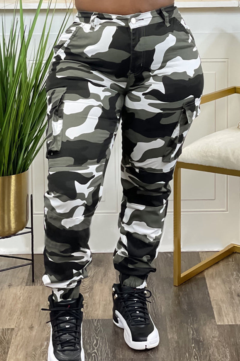 Black/White Street Camouflage Print Zipper Plus Size Skinny Cargo Pants